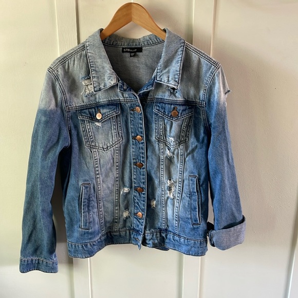 Distressed Jean jacket women’s - Picture 1 of 5